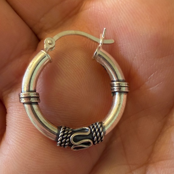 JTV Vintage Sterling Silver Hoop Earrings - Picture 4 of 4